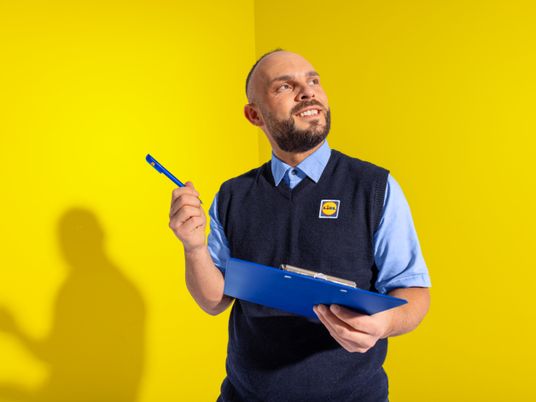 Kevin macht sich Notizen
