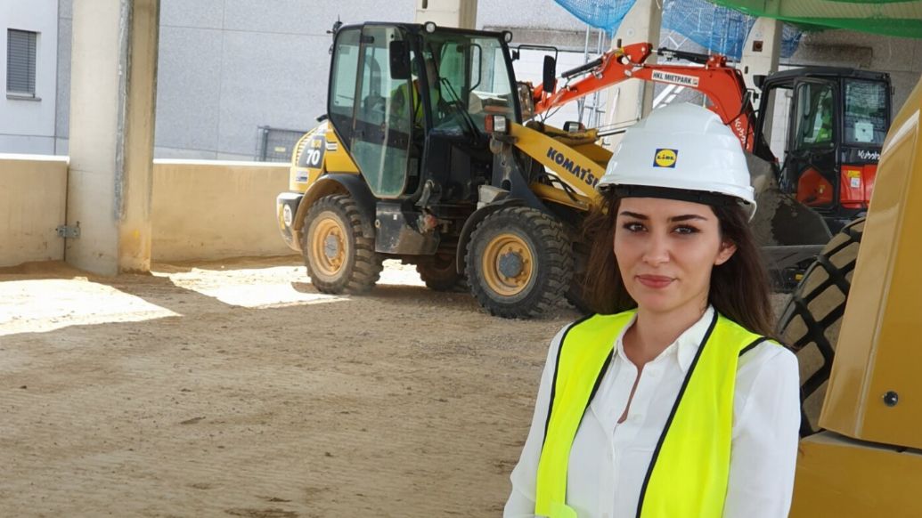Vildan auf einer Lidl-Baustelle