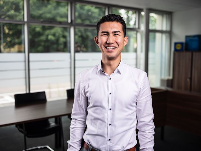 Ali in der Dienstleistung
