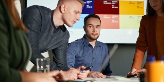Meeting im Konferenzraum