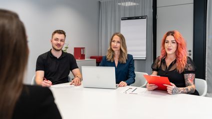 Pohovor v office s kandidátkou