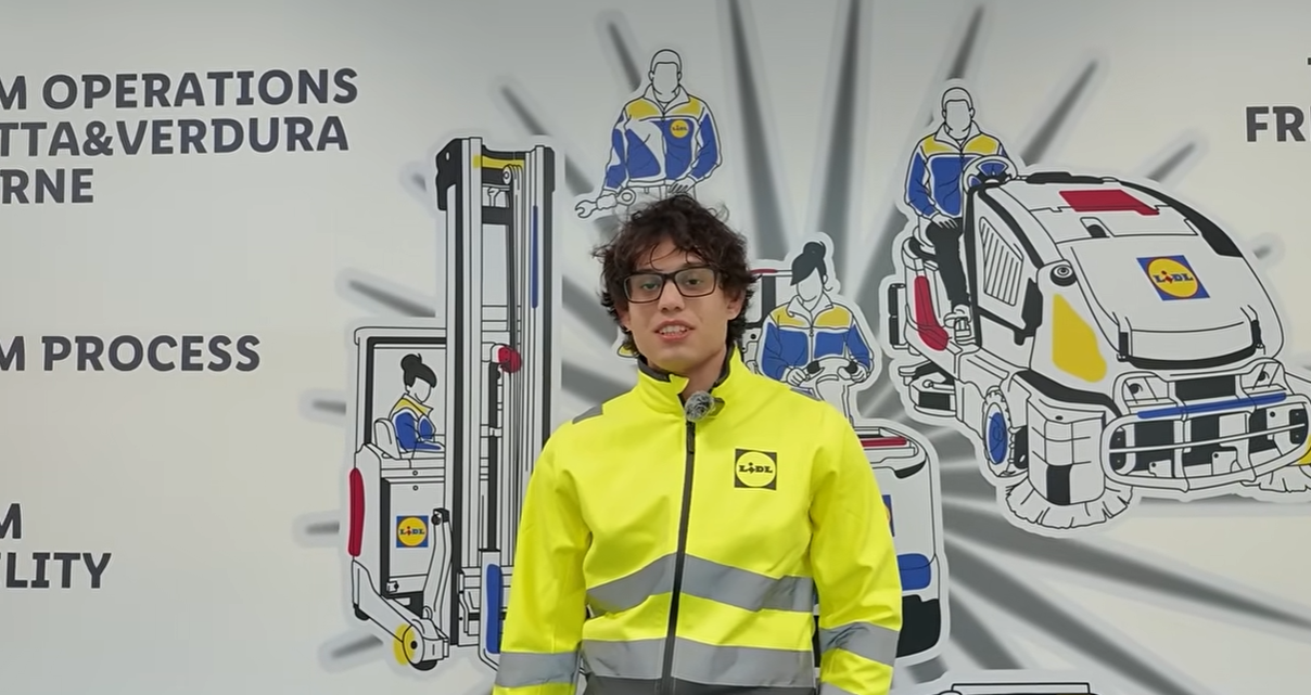 Milan (apprendista preparatore merce) - copertina video