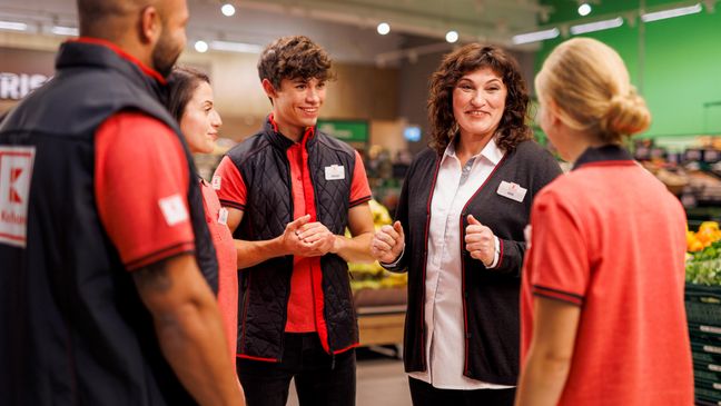 Das Kaufland-Verkaufsteam im Gespräch.