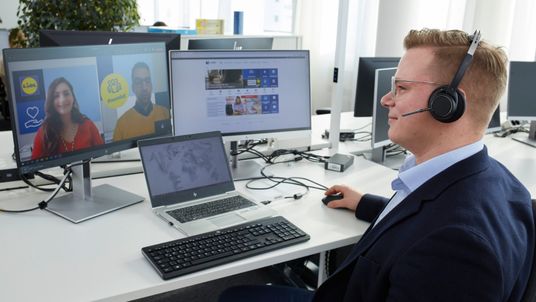 Kollegen in einer Videokonferenz