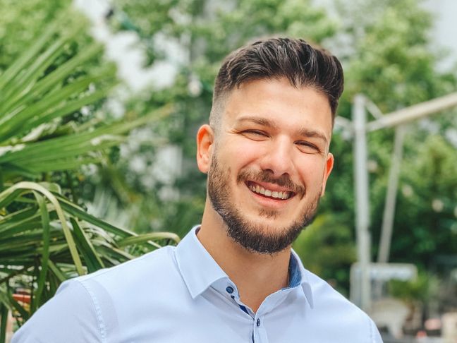 Miroslav wollte zu einem internationalen Arbeitgeber