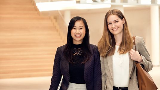 Studentinnen Treppe