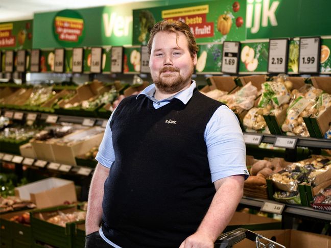 David plaatsvervangend supermarktmanager bij groente en fruit