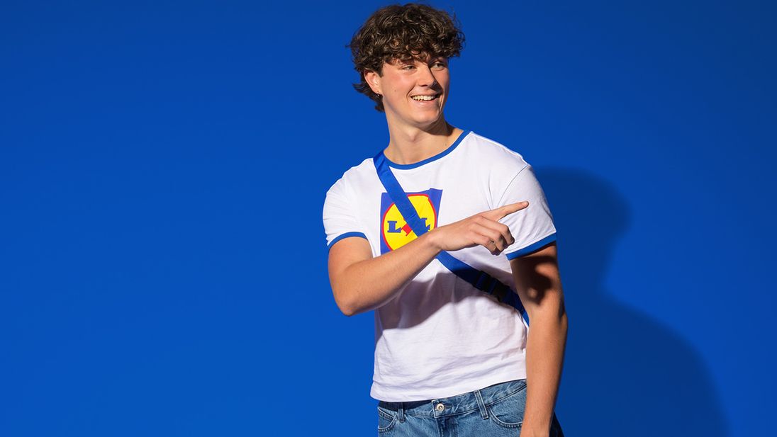 Een student die een mbo opleiding bij Lidl volgt