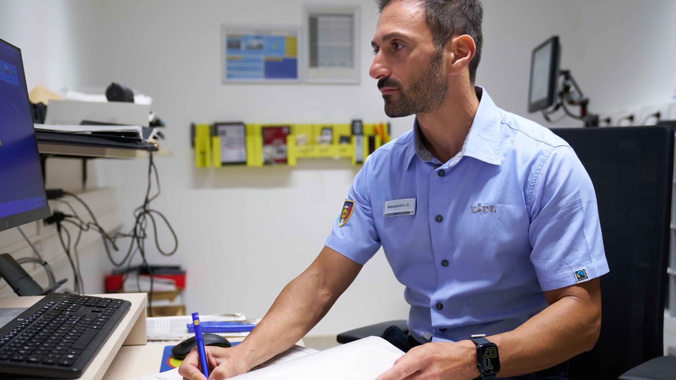 Alessandro, Assistant Store Manager