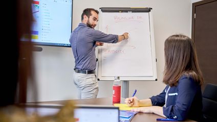 Servizi Interni - colleghi in riunione