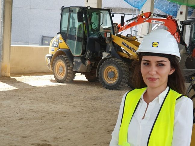 Vildan auf einer Lidl-Baustelle