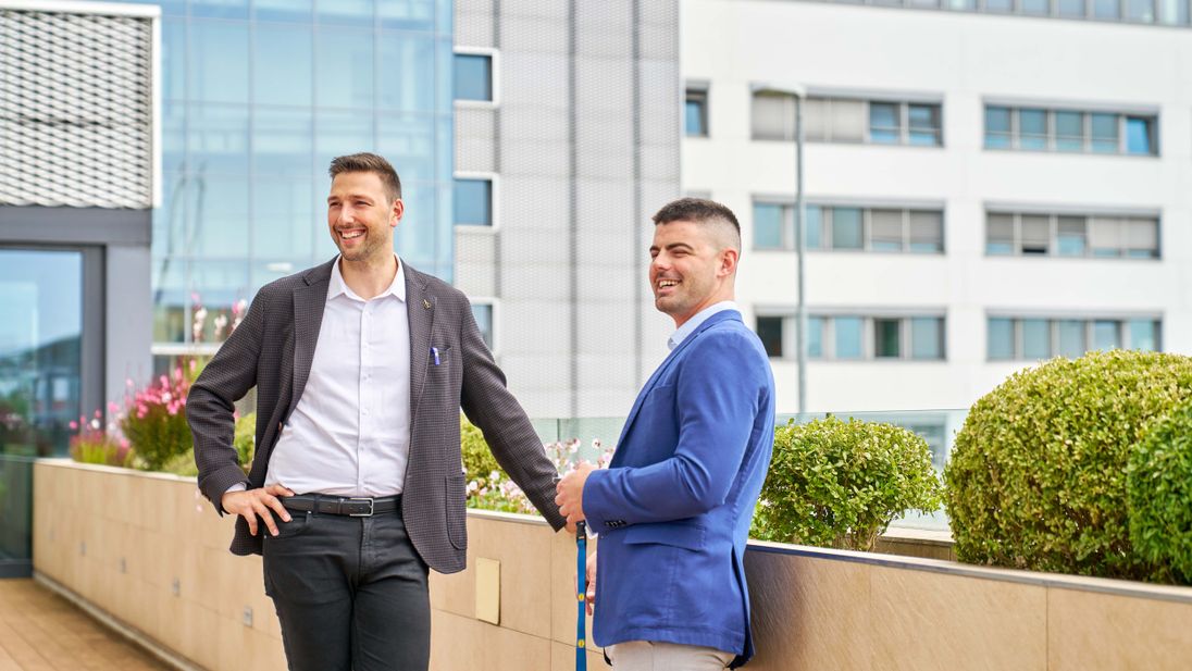 colleghi in terrazza in Headquarter
