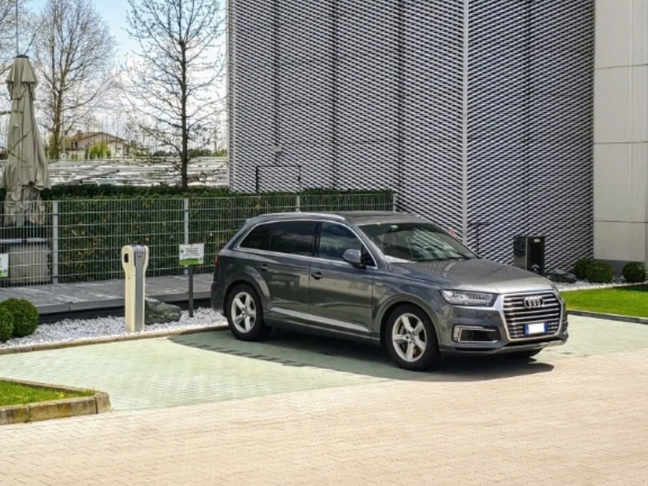 CSR - colonnine auto elettriche