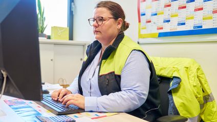 Responsabile Processi Operativi a PC in ufficio