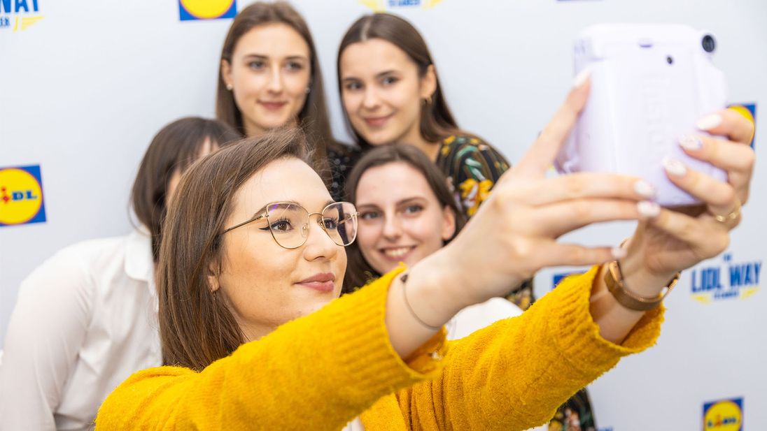 Stażyści robią selfie