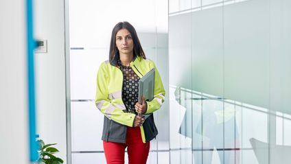 Collega con divisa magazzino